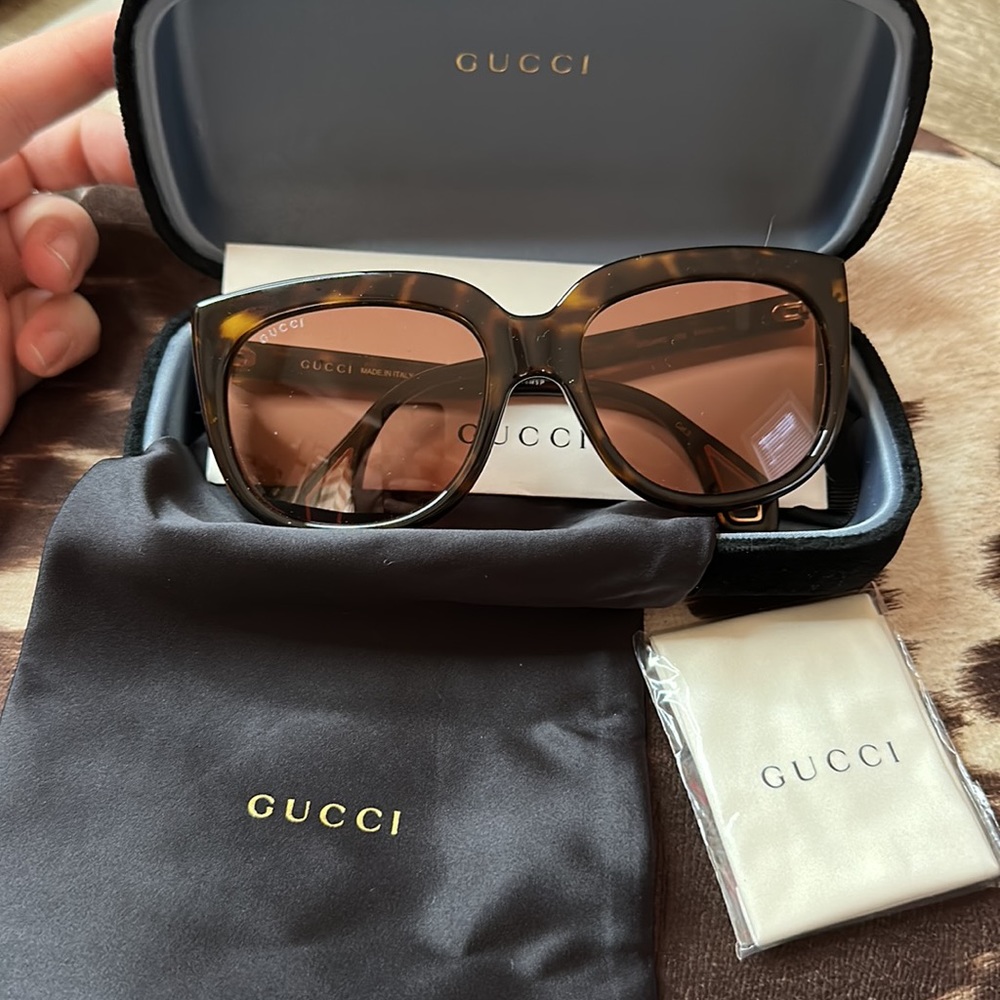 Gucci Sunglasses - Picture 3 of 3